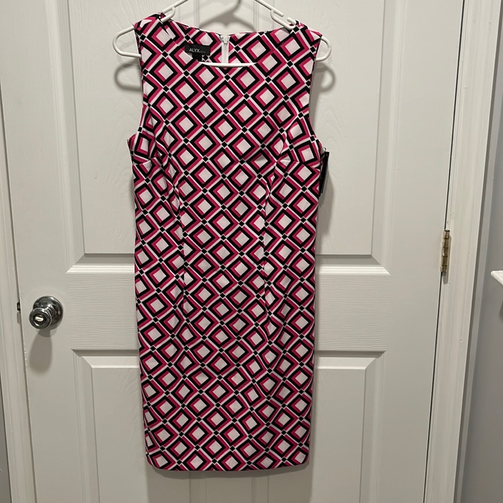 New!  Geometric pattern sheath dress!